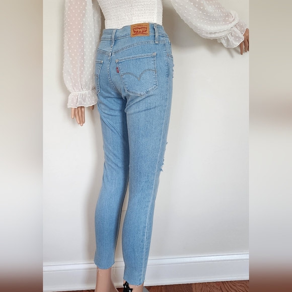 LEVIS JEANS LIGHT WASH DENIM DISTRESSED 720 HIGH RISE SKINNY - Picture 11 of 11